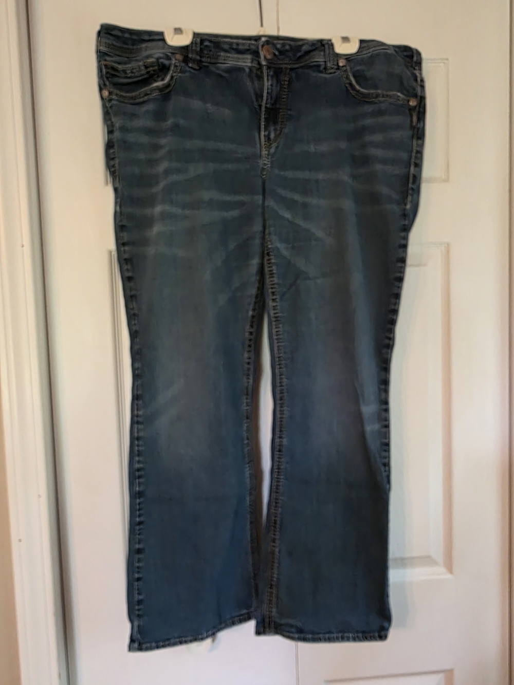 Silver Jeans Women’s Wide Leg Jeans in Medium Blue Wash